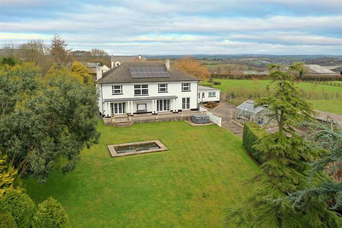 4 Bedroom Detached House For Sale In Eastacombe, Barnstaple, EX31