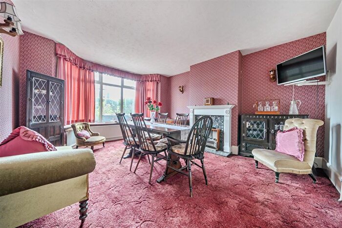 3 Bedroom Detached House For Sale In Bury Road, Gosport, PO12