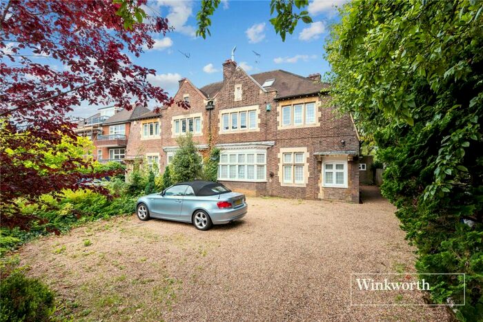 2 Bedroom Apartment To Rent In Hendon Lane, Finchley, London, N3