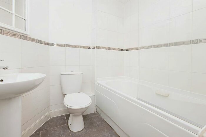 2 Bedroom Flat For Sale In George Road, Halesowen, B63
