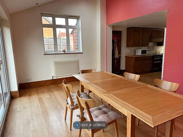 6 Bedroom Detached House To Rent In Park Lane, Knebworth, SG3