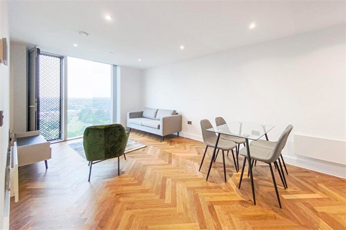 2 Bedroom Apartment To Rent In East Tower, Deansgate Square, M15