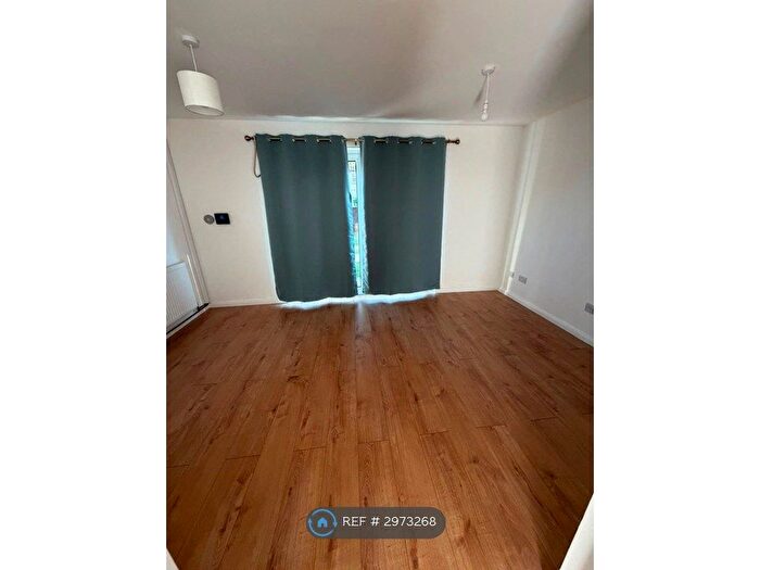 3 Bedroom End Of Terrace House To Rent In Mahon Close, Enfield, EN1