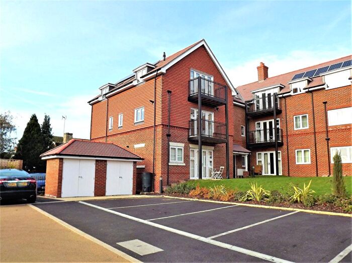 2 Bedroom Flat For Sale In Grainger House, Findlay Mews, Marlow, Buckinghamshire, SL7