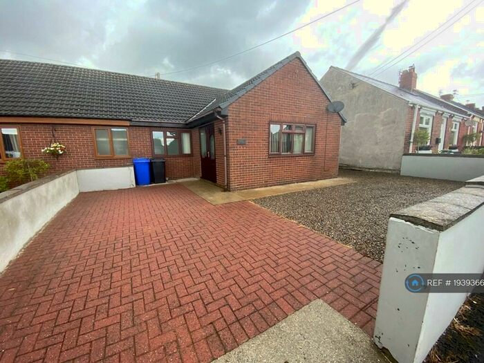 2 Bedroom Bungalow To Rent In High Road, Stanley, Crook, DL15
