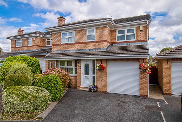 4 Bedroom Detached House For Sale In Leith Court, Dewsbury, WF12