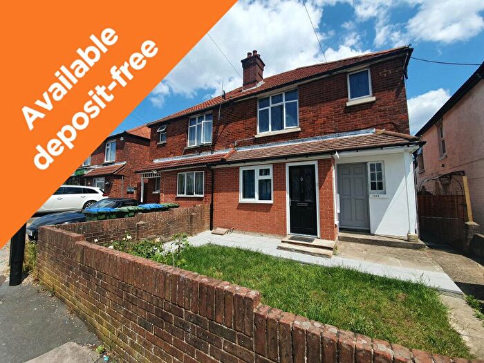 2 Bedroom Flat To Rent In Warren Avenue, Southampton, Hampshire, SO16