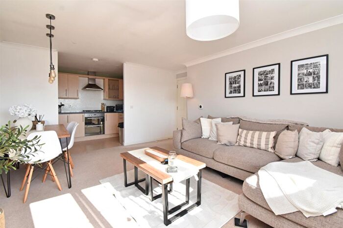 2 Bedroom Flat For Sale In Snowdrop Rise, St. Leonards-On-Sea, TN38