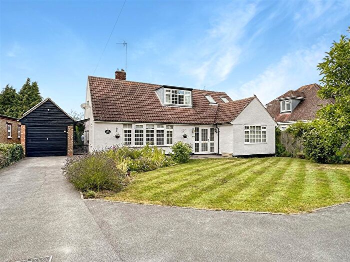 6 Bedroom Detached Bungalow For Sale In Narrow Lane, Histon, Cambridge, CB24