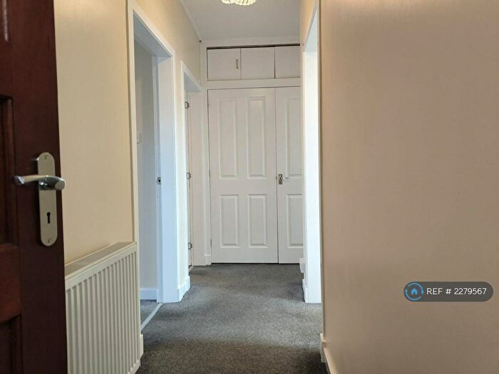 2 Bedroom Flat To Rent In Fleming Gardens South, Dundee, DD3