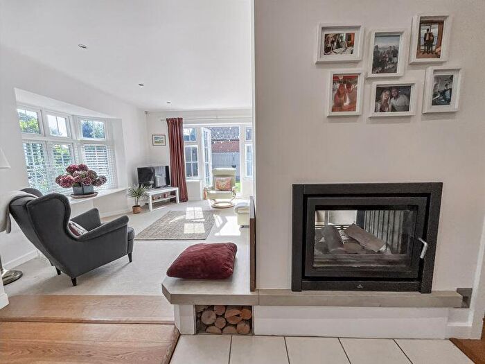 5 Bedroom Detached House For Sale In West Christchurch, BH23