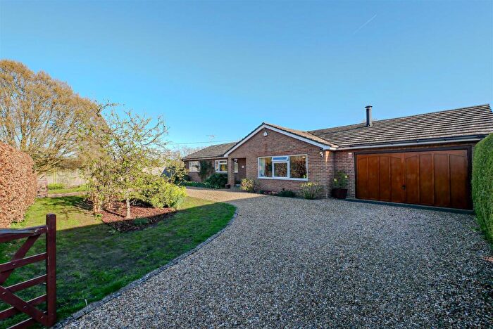 3 Bedroom Detached Bungalow For Sale In Drayton Road, Dorchester-On-Thames, OX10