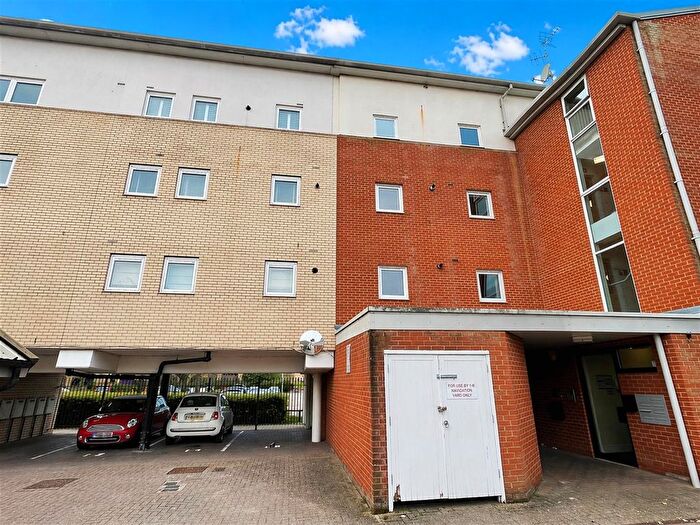 2 Bedroom Flat For Sale In Navigation Yard, City Centre, Chelmsford, CM2