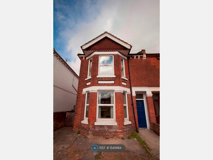 5 Bedroom Semi-Detached House To Rent In Avenue Road, Southampton, SO14