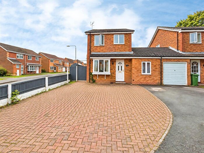 3 Bedroom Link Detached House For Sale In Woodbeck Rise, Retford, DN22