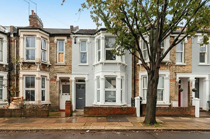 2 Bedroom Flat To Rent In College Road, London, NW10