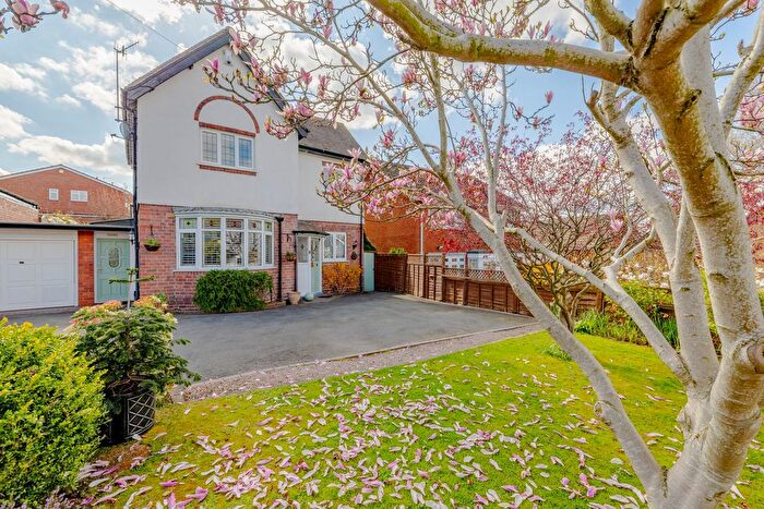 4 Bedroom Detached House For Sale In Chawn Hill, Oldswinford, Stourbridge, DY9