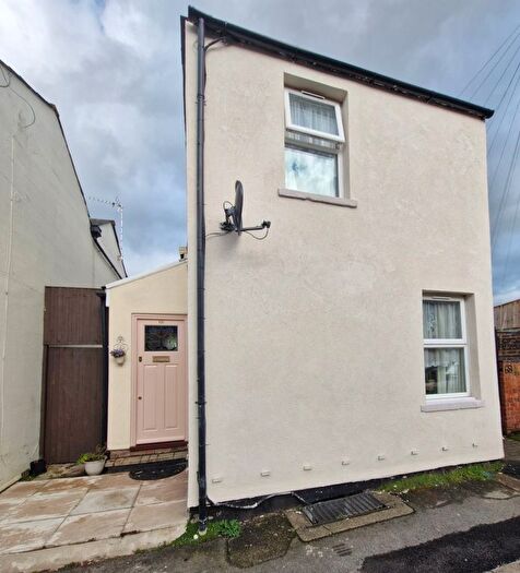 3 Bedroom Detached House For Sale In Rosehill Street, Cheltenham, GL52