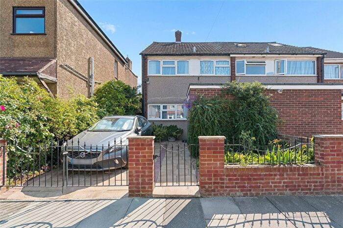 3 Bedroom Semi-Detached House For Sale In Morley Road, Chadwell Heath, RM6