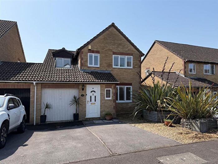 4 Bedroom Link Detached House For Sale In Russet Way, Peasedown St. John, BA2