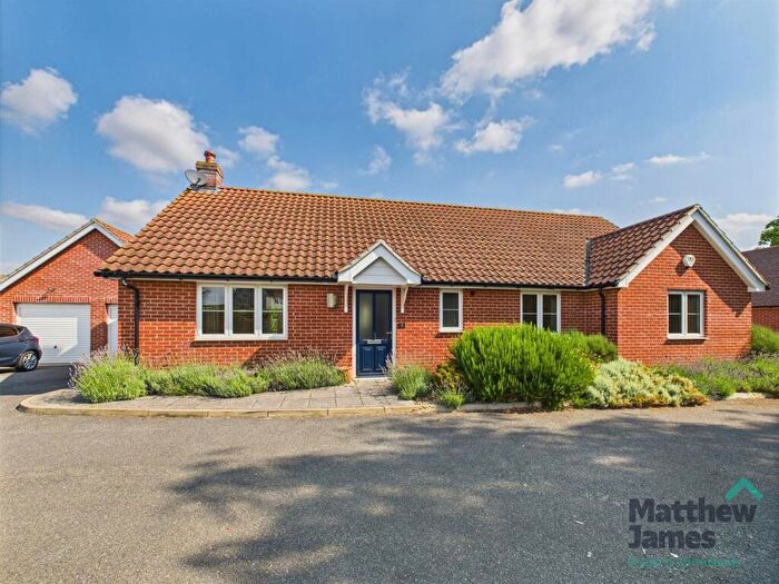 3 Bedroom Detached Bungalow To Rent In Mary Wright Way, Tiptree, Colchester, CO5