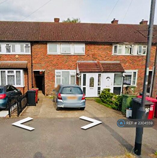 3 Bedroom Terraced House To Rent In Trelawney Avenue, Slough, SL3