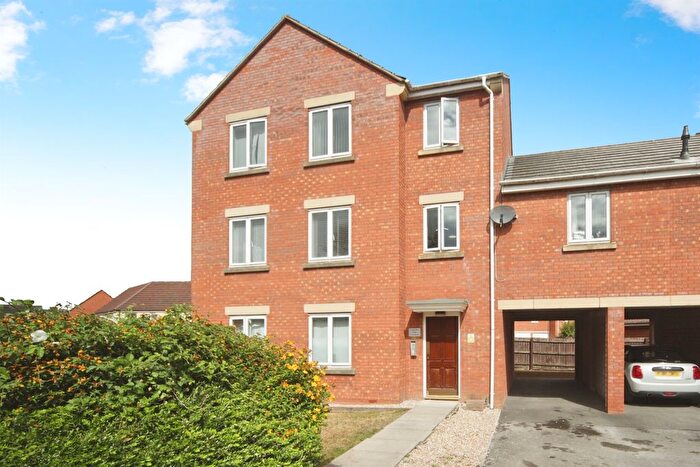 2 Bedroom Flat For Sale In Lords Way, Bridgwater, TA6