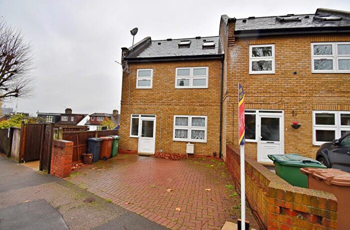 3 Bedroom Semi Detached House For Sale In Castle Avenue, Highams Park, London., E4