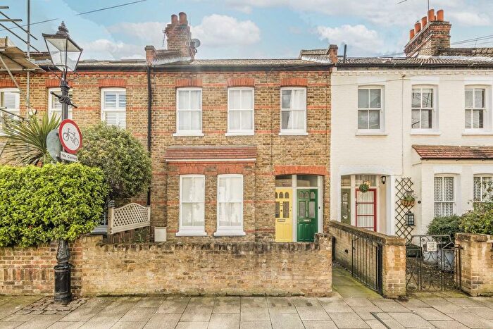 2 Bedroom Flat To Rent In Quill Lane, Putney, SW15