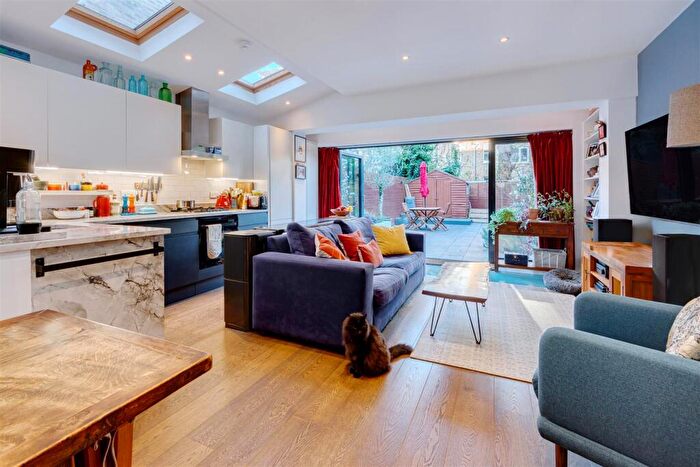 2 Bedroom Flat For Sale In Estelle Road, Hampstead, NW3