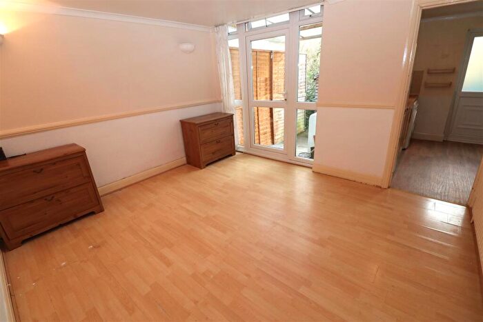 1 Bedroom Flat To Rent In Braemar Avenue, London, NW10