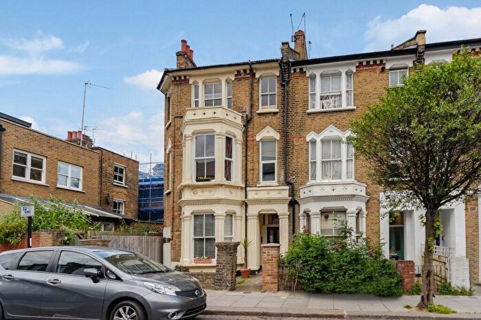 1 Bedroom Apartment For Sale In Ariel Road, London, NW6