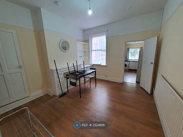 3 Bedroom Terraced House To Rent In Dogsthorpe Road, Peterborough, PE1