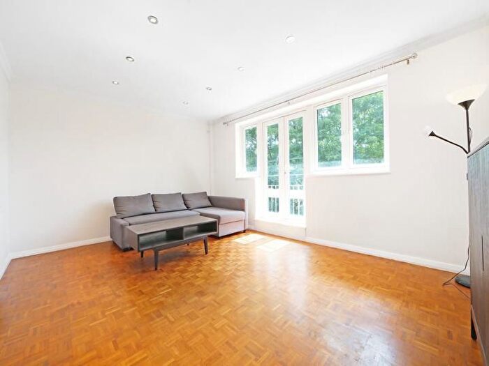 2 Bedroom Flat To Rent In Princess Court, Compayne Gardens, London, NW6