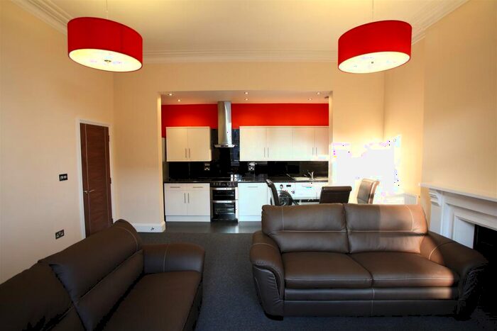 3 Bedroom Flat To Rent In Whiteladies Road, Clifton, Bristol, BS8