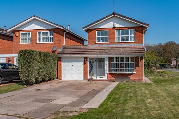 3 Bedroom Link Detached House To Rent In Langcomb Road, Shirley, Solihull, West Midlands, B90