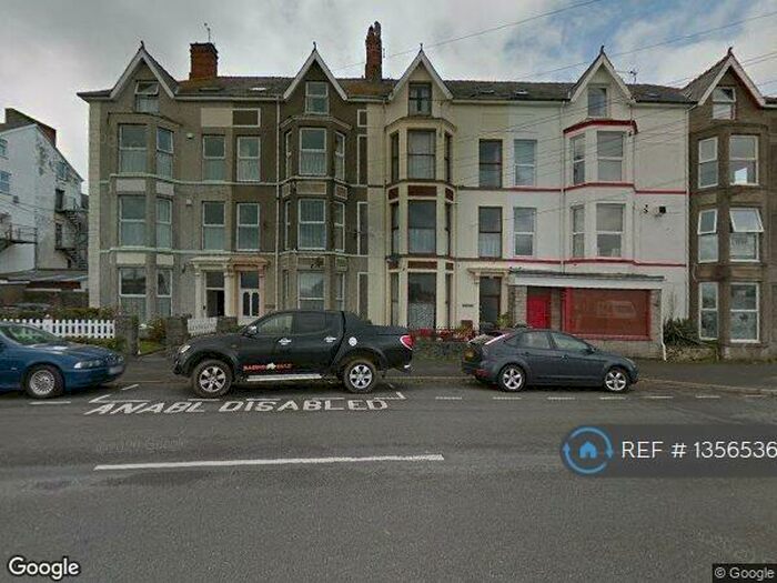 2 Bedroom Maisonette To Rent In Embankment Road, Pwllheli, LL53