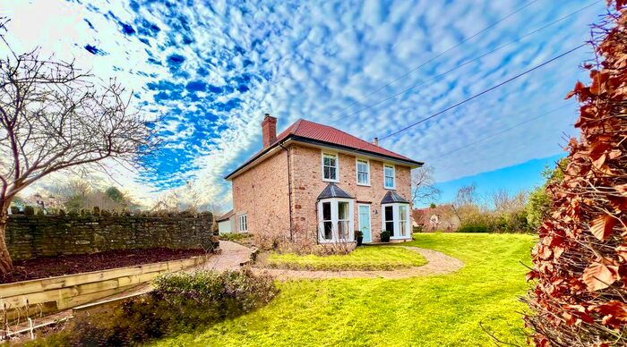 4 Bedroom Detached House For Sale In Pilgrims Way, Chew Stoke, Bristol, BS40