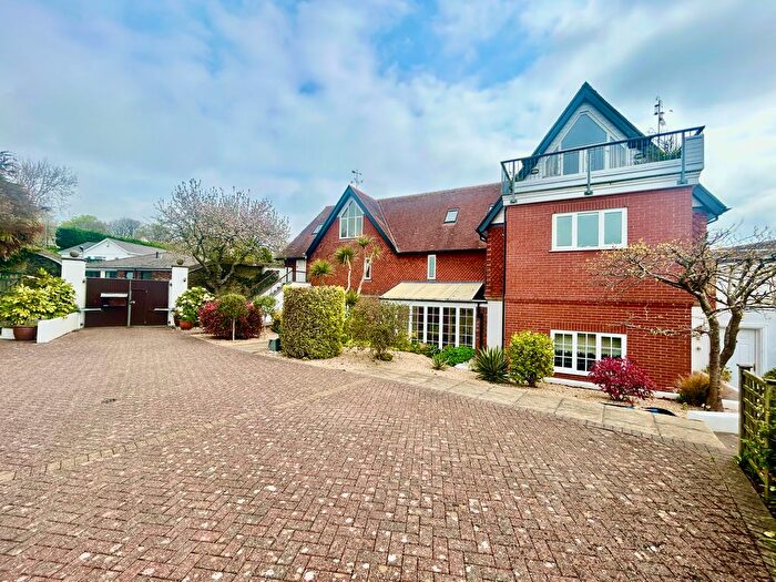 2 Bedroom Flat For Sale In Derby Road, Kingsbridge, TQ7
