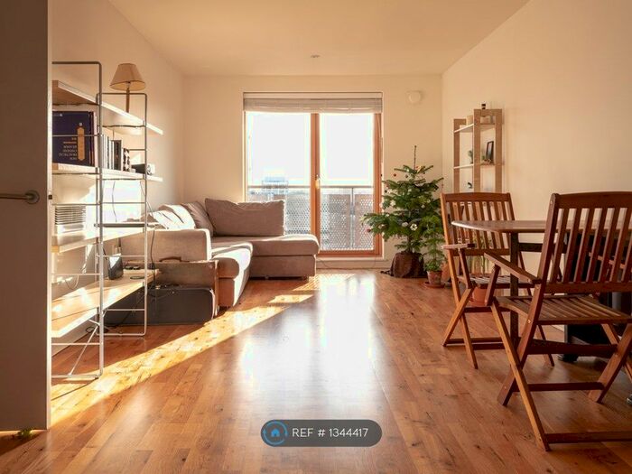 2 Bedroom Flat To Rent In Greenan Court, London, E2