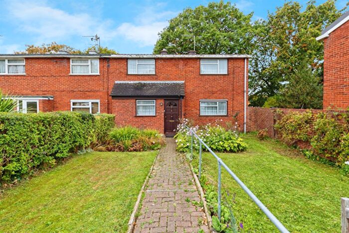 3 Bedroom End Terrace House For Sale In Shackledell, Stevenage, SG2