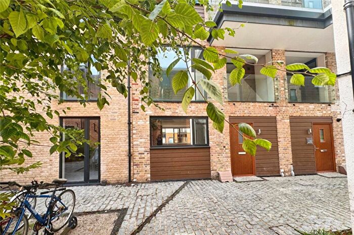 2 Bedroom Maisonette To Rent In Stour Street, Canterbury, Kent, CT1