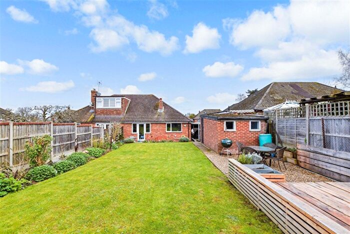 2 Bedroom Semi-detached Bungalow For Sale In Penfold Way, Maidstone, Kent, ME15