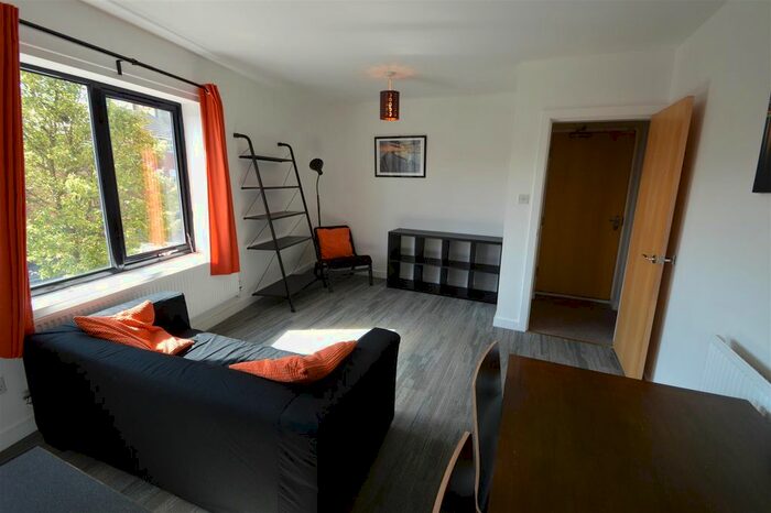 2 Bedroom Flat To Rent In Chichester Road South, Hulme, Manchester, M15