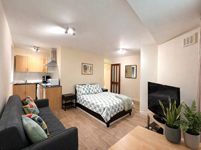Studio To Rent In Sherbourne Court, London, SW5