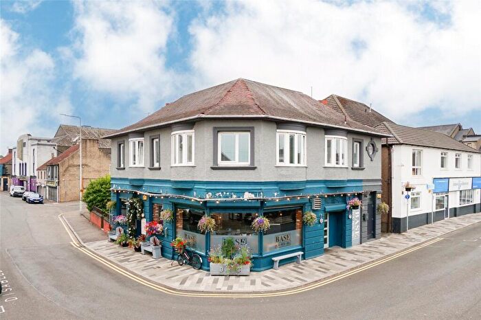 3 Bedroom Flat For Sale In Commercial Road, Leven, Fife, KY8