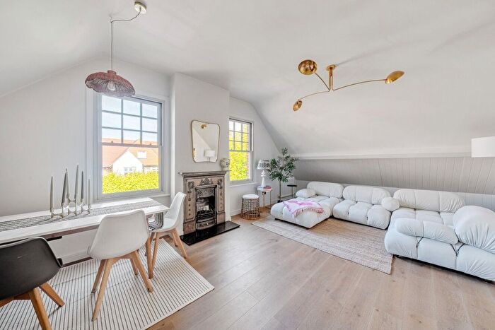 2 Bedroom Flat To Rent In Vineyard Hill Road, Wimbledon, London, SW19