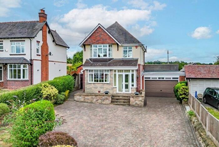 3 Bedroom Detached House For Sale In Birmingham Road, Marlbrook, B61
