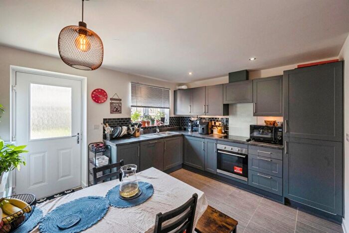 2 Bedroom Town House For Sale In Primrose Road, Thurnscoe, Rotherham, S63