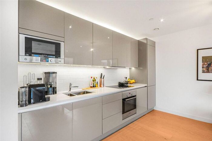 1 Bedroom Flat To Rent In Victory Place, Elephant And Castle, London, SE17